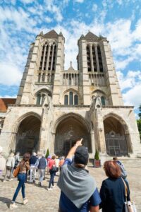 La cathédrale et son quartier Votre journée dans le Noyonnais à la carte