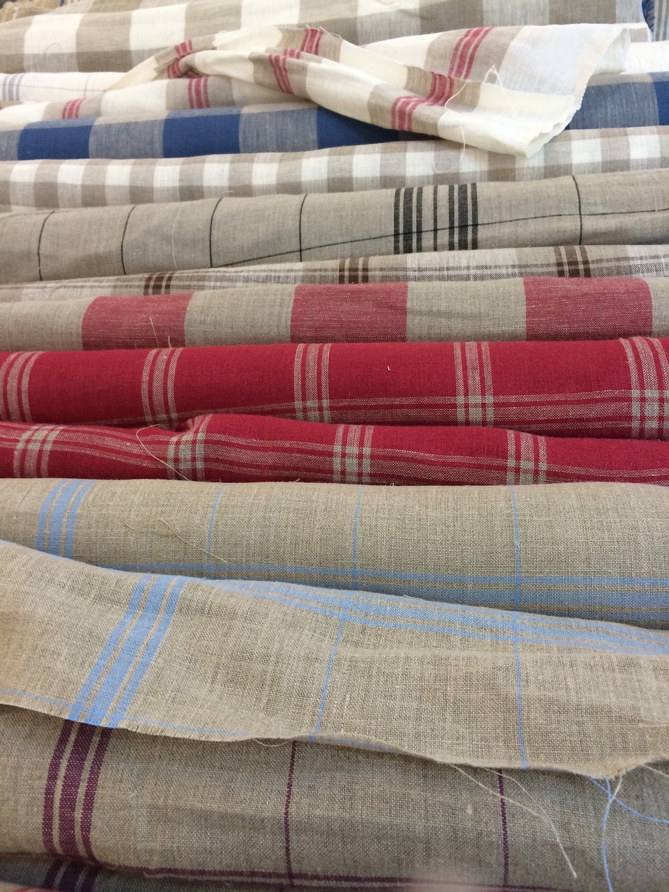 fabrics-2061741_1280